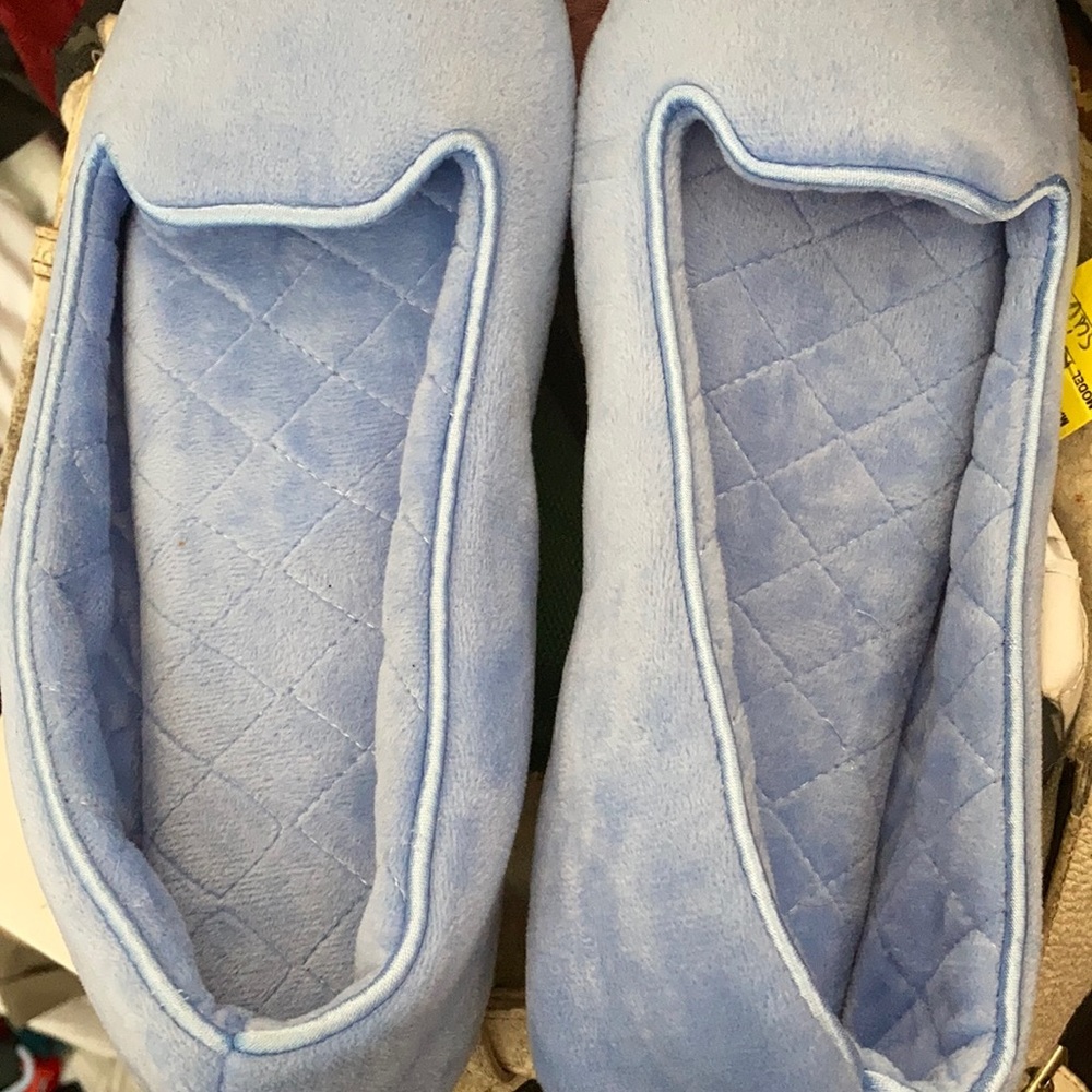 NWT charter club ladies house slippers large